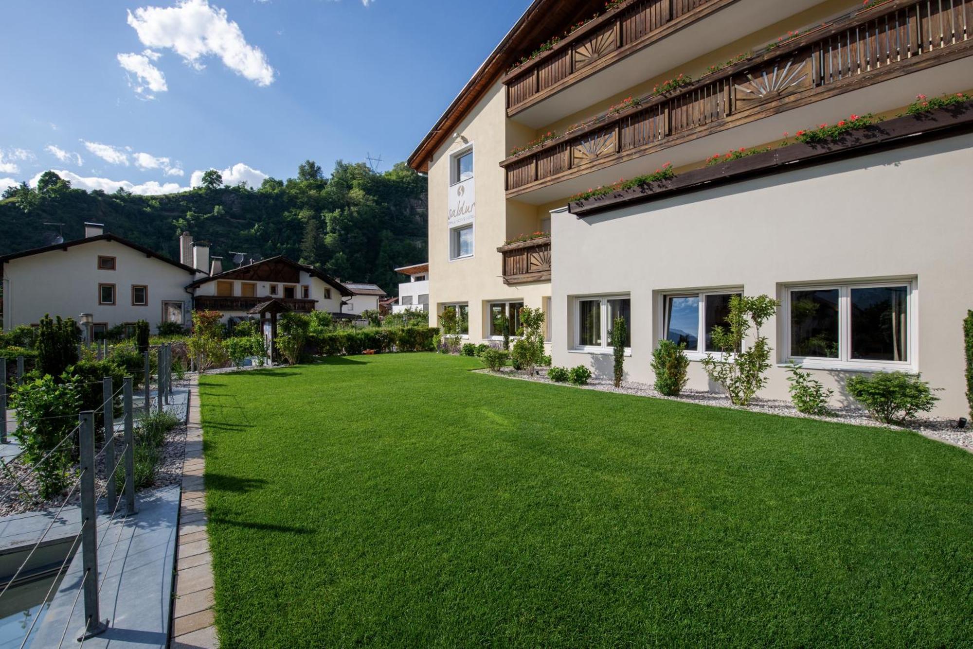 Saldur Small Active Hotel Злудерно Экстерьер фото