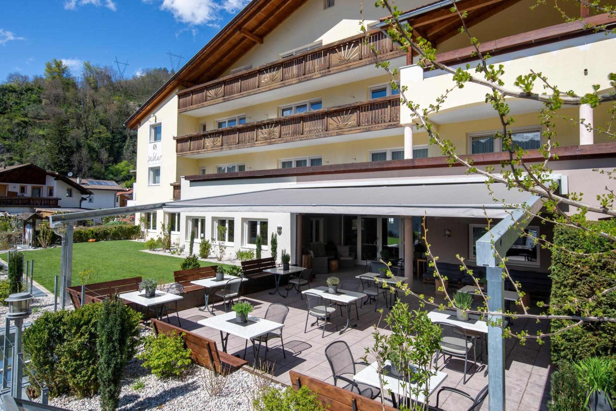 Saldur Small Active Hotel Злудерно Экстерьер фото